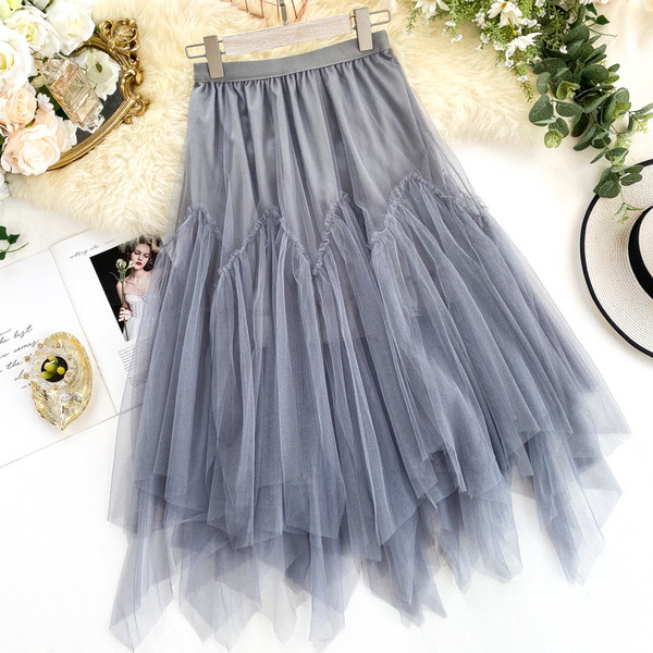 Új modell szabású női szoknya, magas derékkal és tüllel