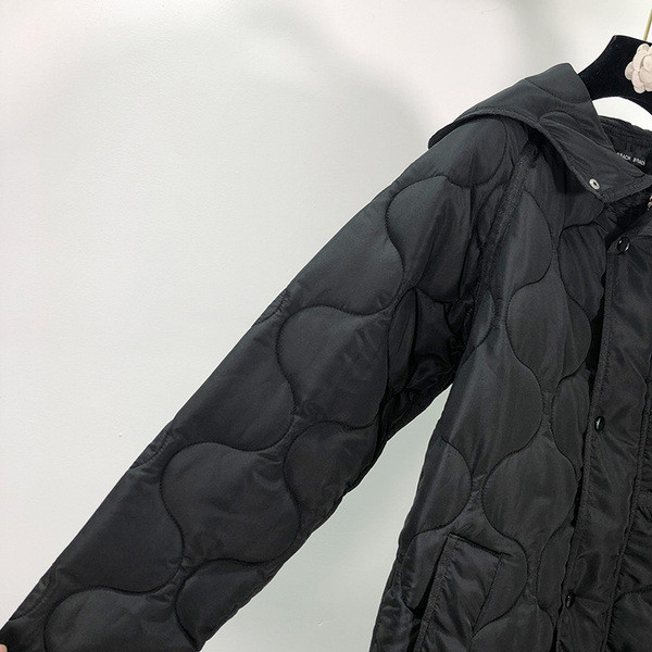 Hosszú női kabát fekete színben gombokkal - széles modell