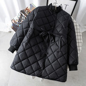 Modern női hosszú kabát fűzővel és magas gallérral, két színben