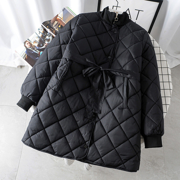 Modern női hosszú kabát fűzővel és magas gallérral, két színben