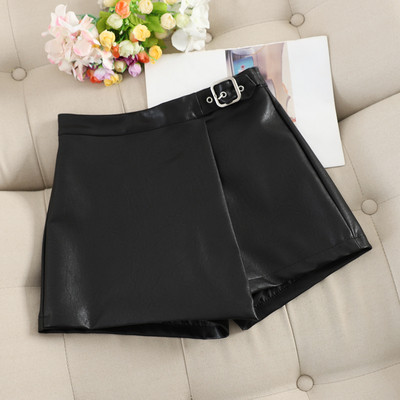Bőr rövidnadrág magas derékkal, fém csattal több színben