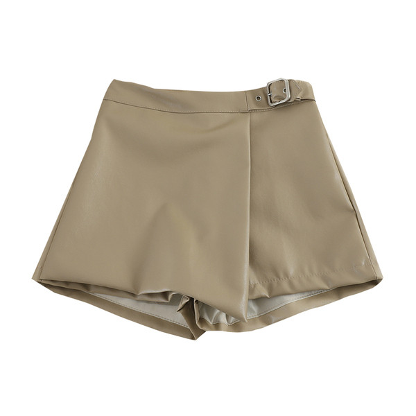 Bőr rövidnadrág magas derékkal, fém csattal több színben