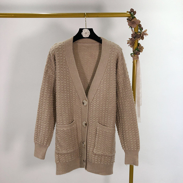 Hosszú alkalmi mellény mély nyakkivágással és gombokkal három színben