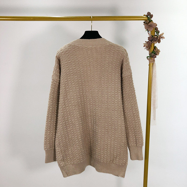 Hosszú alkalmi mellény mély nyakkivágással és gombokkal három színben