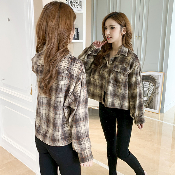 Palton scurt, modern, în carouri, în două culori