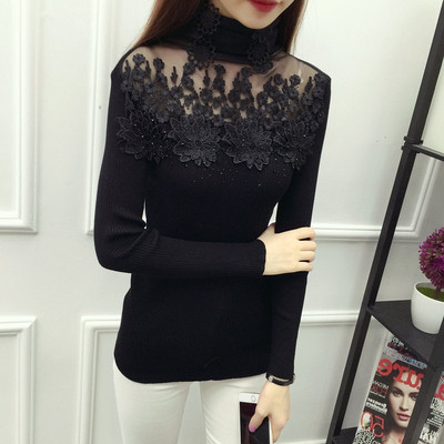 Stílusos női testhezálló blúz tüll gallérral és csipke elemekkel