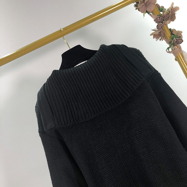 Hosszú és széles sportpulóver fekete cipzárral