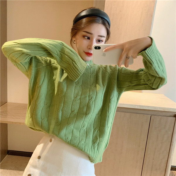 Széles női pulóver fehér, kék és zöld színekben