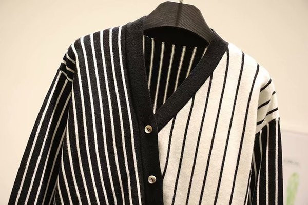 Modern női csíkos mellény aszimmetrikus cipzárral