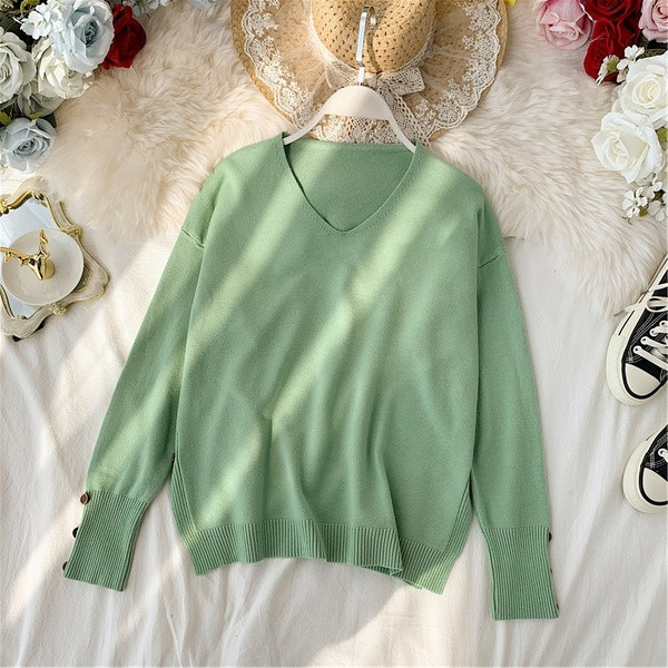 Alkalmi női pulóver gombokkal, különböző színekben