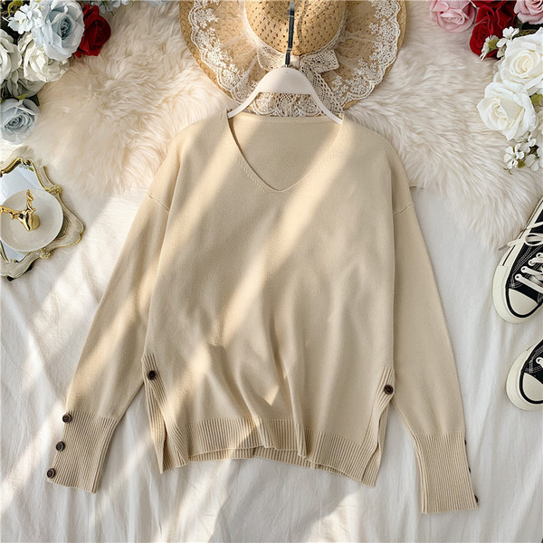 Alkalmi női pulóver gombokkal, különböző színekben