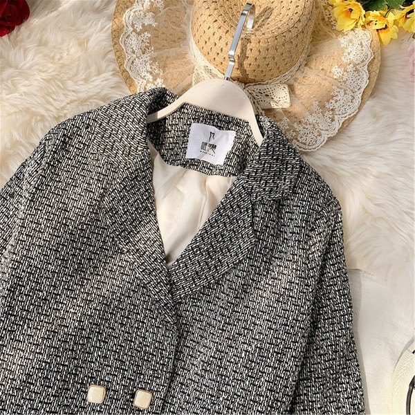 Rövid női kabát fekete és sárga színben