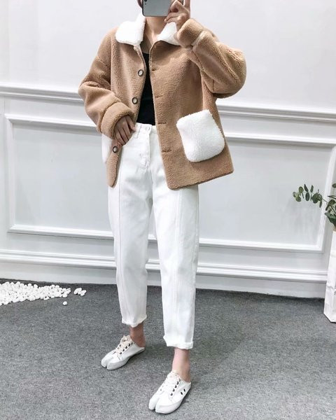 Nagy méretű női rövid kabát zsebbel és gombokkal, három színben