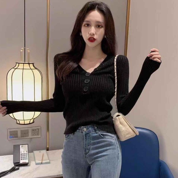 Női blúz kordbársony dzsörzéből és V-nyakú gombokkal