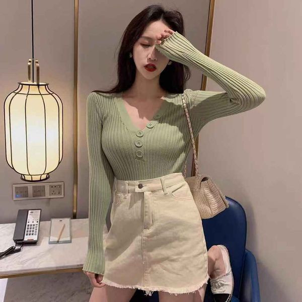 Női blúz kordbársony dzsörzéből és V-nyakú gombokkal