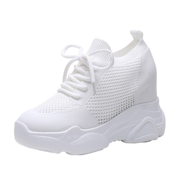 Καθημερινά γυναικεία αθλητικά παπούτσια με ψηλό τακούνι σε λευκό και μπεζ χρώμα