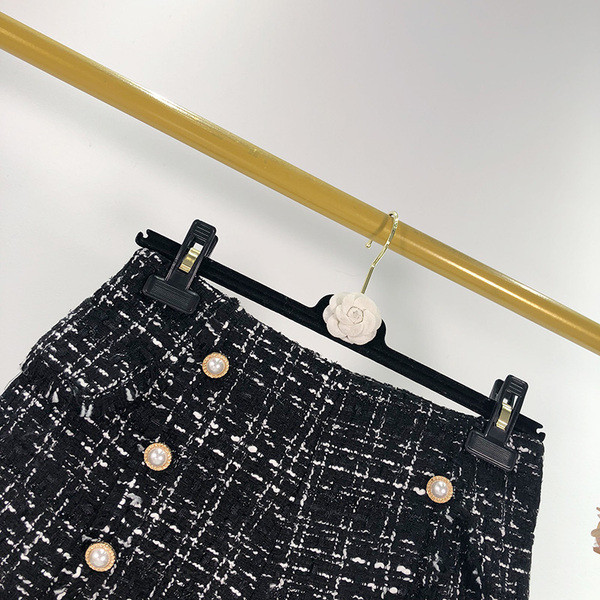 Fekete kockás rövidnadrág gombokkal