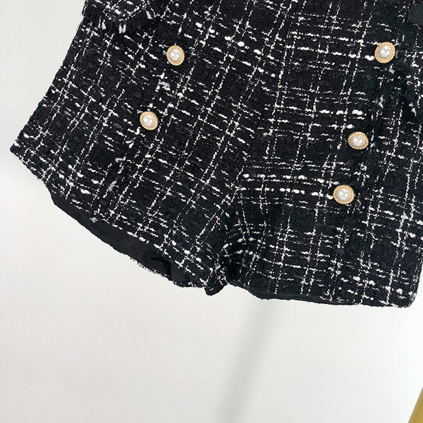 Fekete kockás rövidnadrág gombokkal