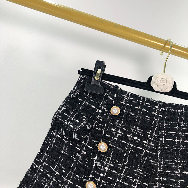 Fekete kockás rövidnadrág gombokkal