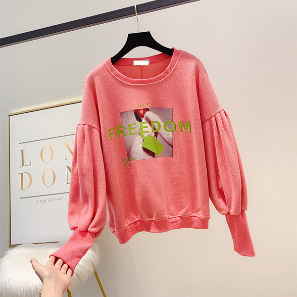 Széles modell női blúz rátéttel több színben