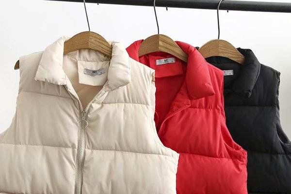 Nagy méretű alkalmi női mellény zsebekkel, három színben