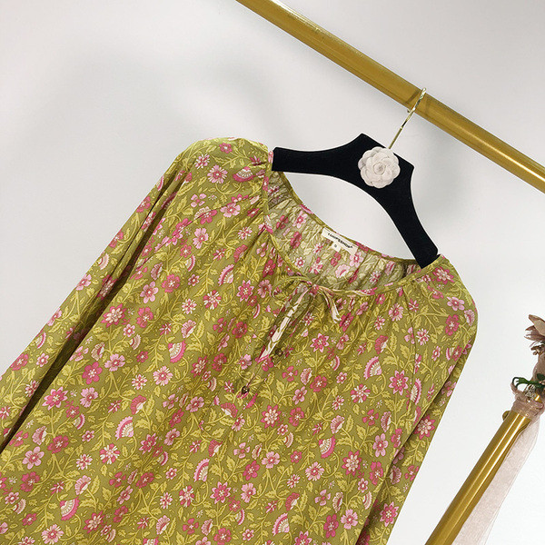 Női tavaszi-őszi ruha hosszú ujjal - széles modell