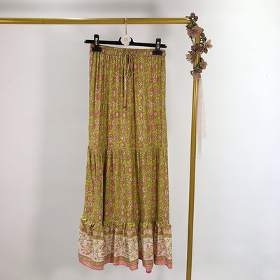 Hosszú szoknya szabásminta két színben és virágmintás