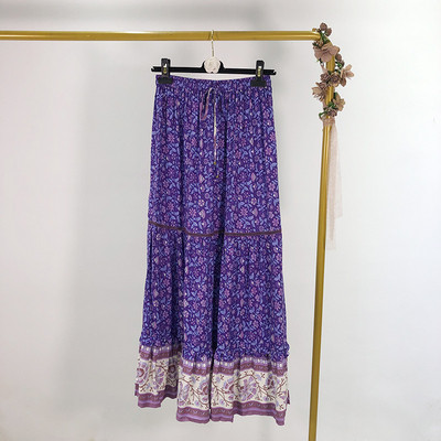 Hosszú szoknya szabásminta két színben és virágmintás