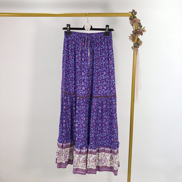 Hosszú szoknya szabásminta két színben és virágmintás