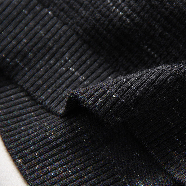 Férfi pulóver kék, fekete és zöld mintákkal