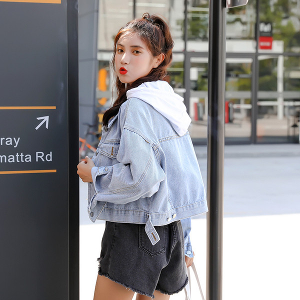 Női alkalmi rövid farmerdzseki világoskék színben