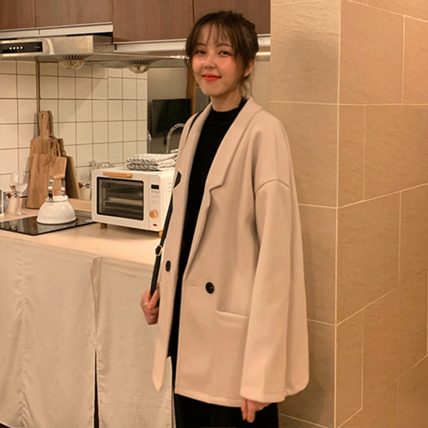 Női napi hosszú kabát két színben, zsebekkel