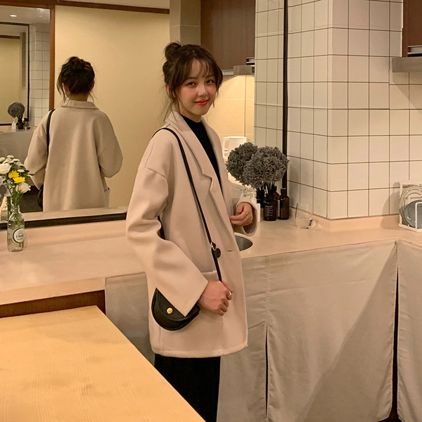 Női napi hosszú kabát két színben, zsebekkel