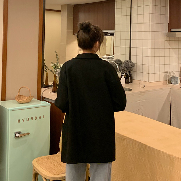 Női napi hosszú kabát két színben, zsebekkel