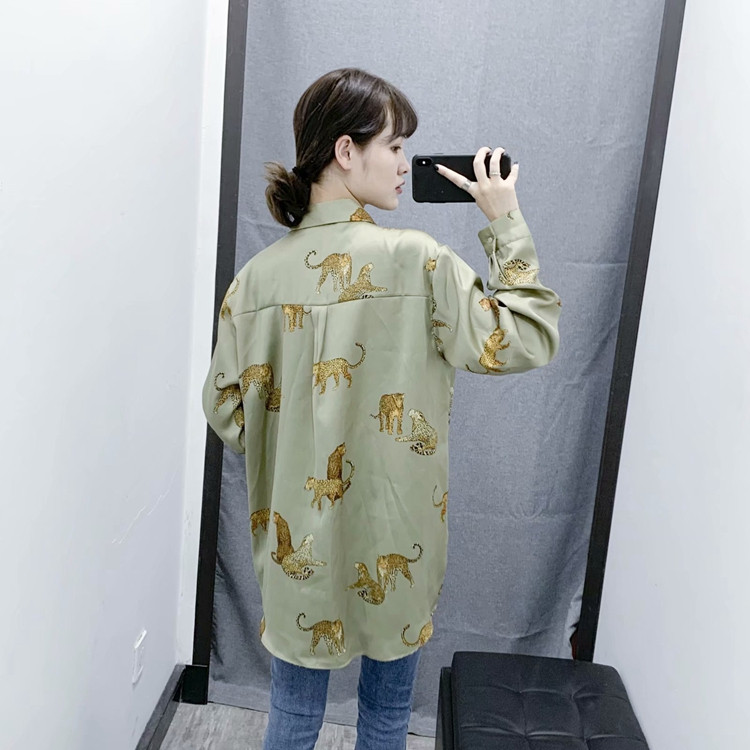 Cămașă modernă de damă cu model animal și efect strălucitor