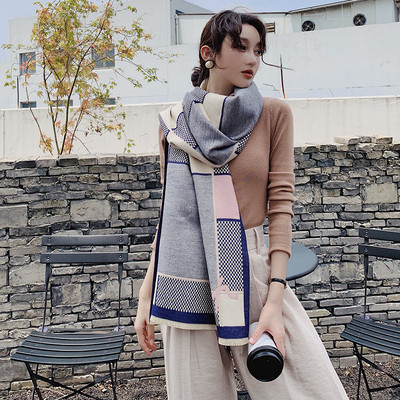 Stílusos női sál különböző színekben