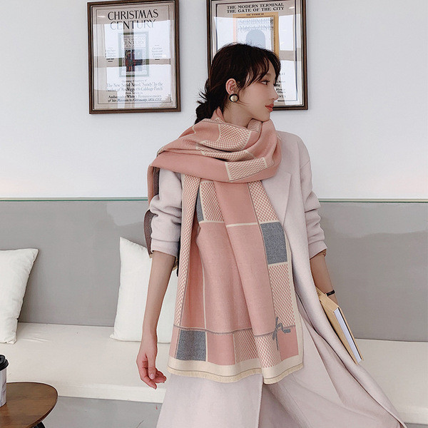 Stílusos női sál különböző színekben