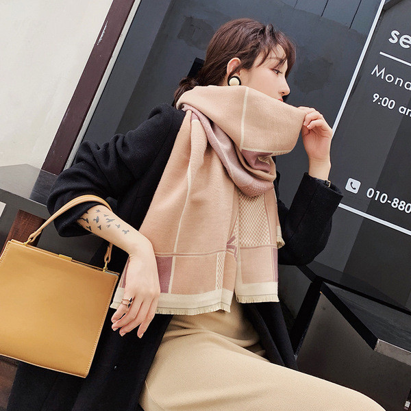 Stílusos női sál különböző színekben