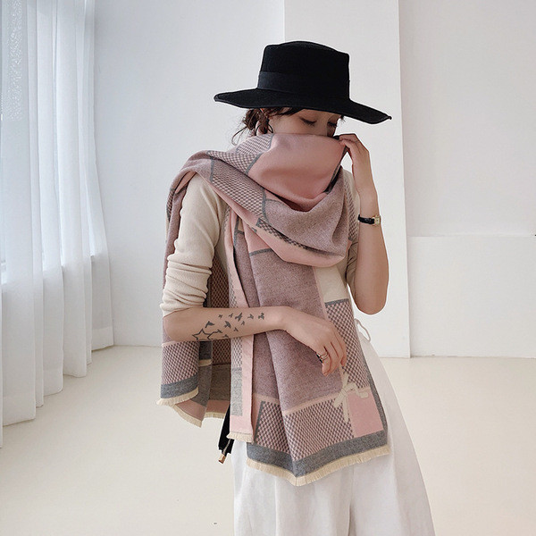 Stílusos női sál különböző színekben