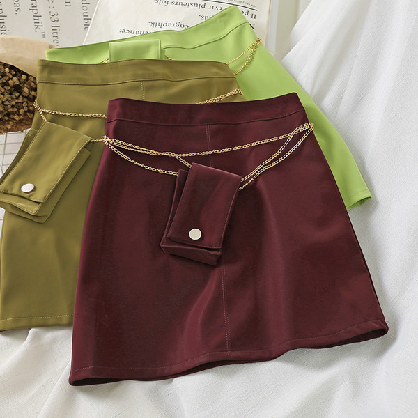 Női szoknya magas derékkal és deréktáska vékony lánccal