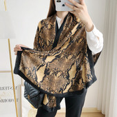 Karcsú, állatmintás női sál két színben