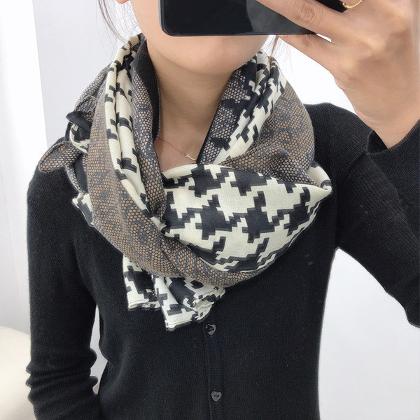 Téglalap alakú női sál négy színben