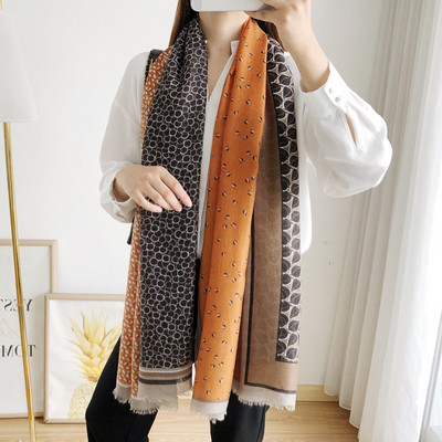 Esarfa moderna de dama cu forma dreptunghiulara in trei culori