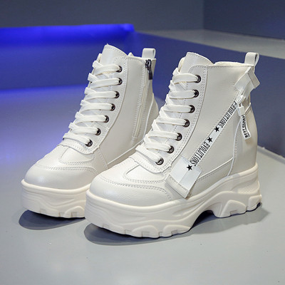 Modern női őszi tornacipő magas talppal, fehér és fekete színben