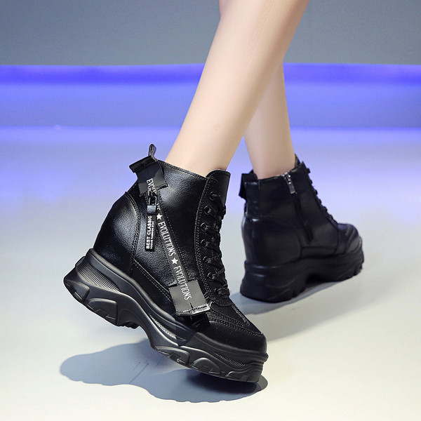 Modern női őszi tornacipő magas talppal, fehér és fekete színben