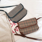 Καρό γυναικεία τσάντες με μακριές λαβές σε καφέ και πράσινο χρώμα