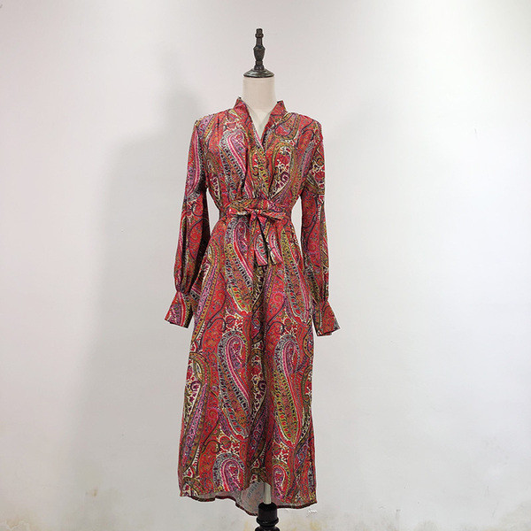 Rochie cu croi lung cu cravate in talie si model colorat