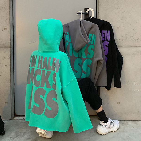 Női napi pulóver három színben kapucnival és feliratokkal