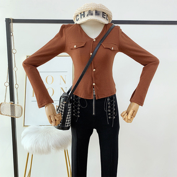 Női hosszú ujjú blúz és spitz dekoltázs több színben