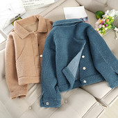 Rövid női kabát gombokkal, többféle színben